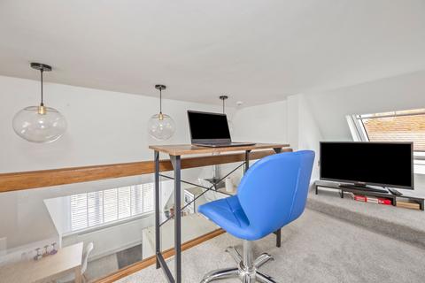 2 bedroom flat for sale, Vallance Gardens, Hove BN3