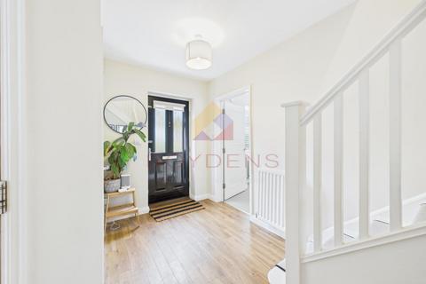 37 Lambourne Chase, Chelmsford, CM2 9FF