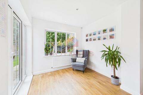 37 Lambourne Chase, Chelmsford, CM2 9FF