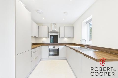 2 bedroom apartment to rent, Blackmore Way, Uxbridge, UB8