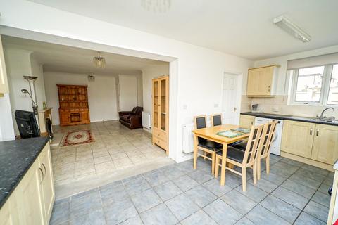 4 bedroom chalet for sale, Clipstone Crescent, Leighton Buzzard