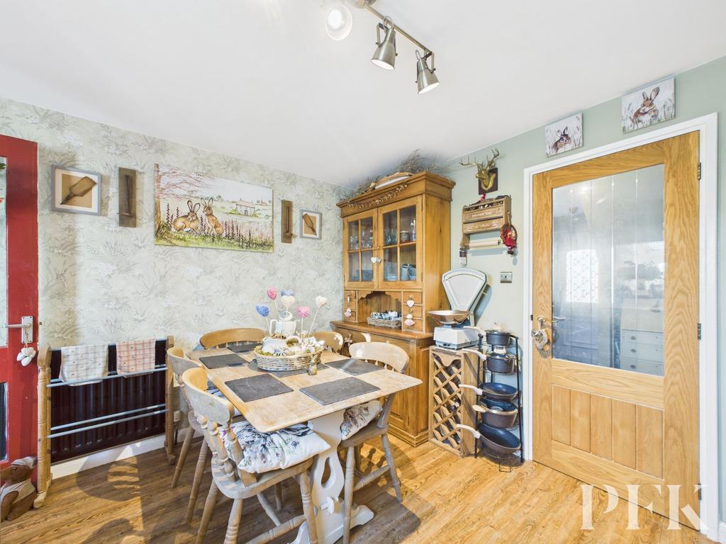 Kitchen / Dining