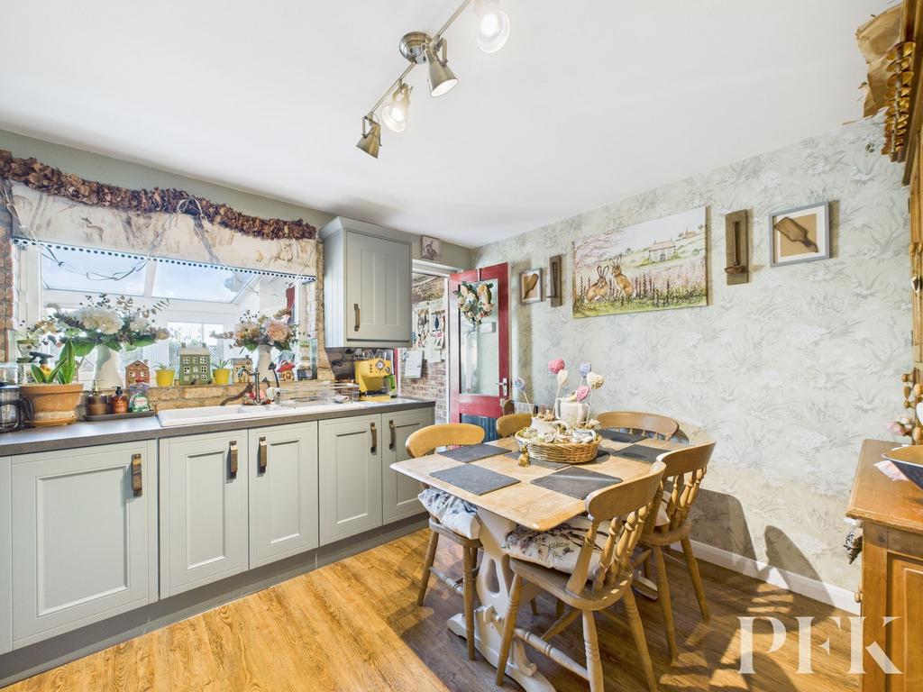 Kitchen / Dining
