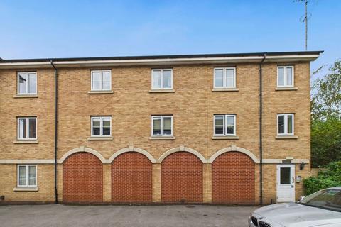 2 bedroom flat for sale, Padstow Road, Swindon SN2