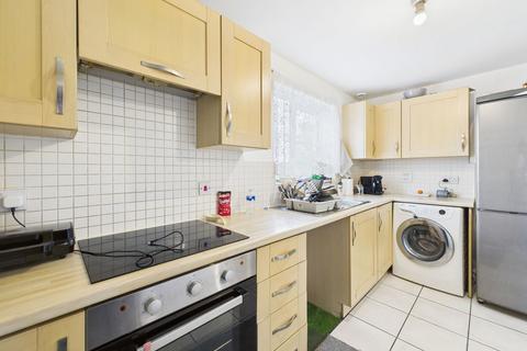 2 bedroom flat for sale, Padstow Road, Swindon SN2