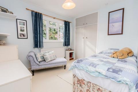 4 bedroom detached bungalow for sale, Walking Distance To Ticehurst Village High Street