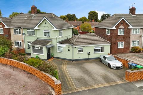 4 bedroom semi-detached house for sale, Woden Road North, Wednesbury WS10