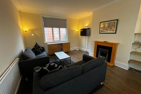 Rokeby Gardens, Headingley, Leeds LS6 3JZ