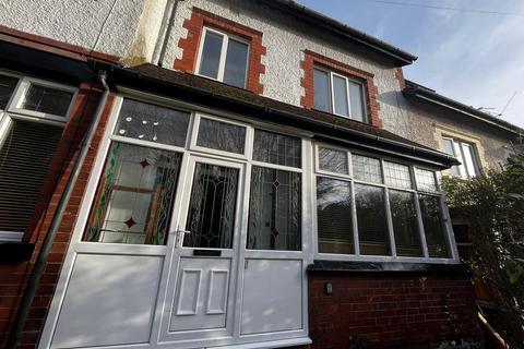 6 bedroom terraced house to rent, Rokeby Gardens, Headingley, Leeds LS6 3JZ