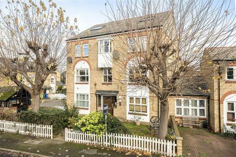 1 bedroom flat for sale, Milton Close, London SE1