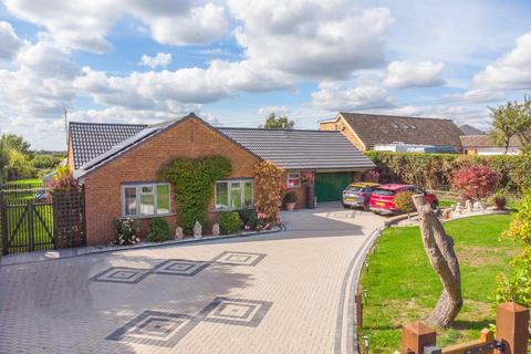 undefined, Hill Close, Wingfield