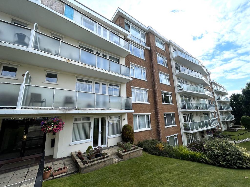 2 bedroom flat for sale