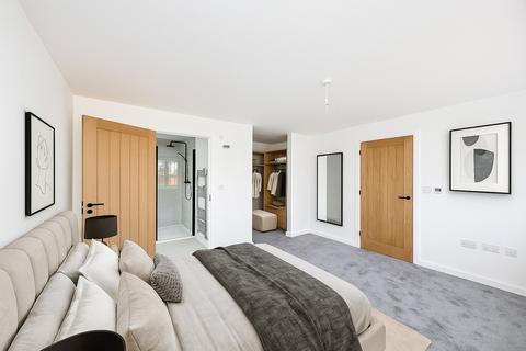 4 bedroom semi-detached house for sale, Old Shoreham Road, Lancing, West Sussex, BN15