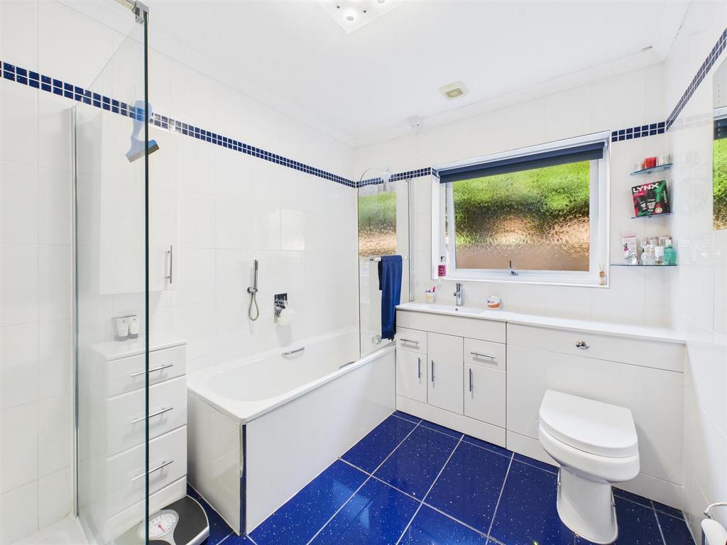 CAM04116 G0-PR0261-STILL021.jpg