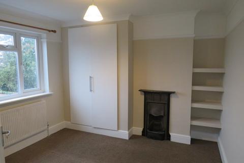 3 bedroom semi-detached house to rent, North Hyde Lane, Southall UB2