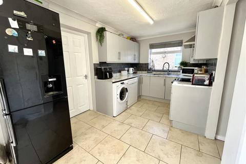 3 bedroom semi-detached bungalow for sale, Ashleigh Gardens, Wymondham