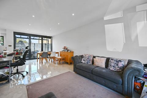 undefined, Greenway Gardens, Greenford, UB6