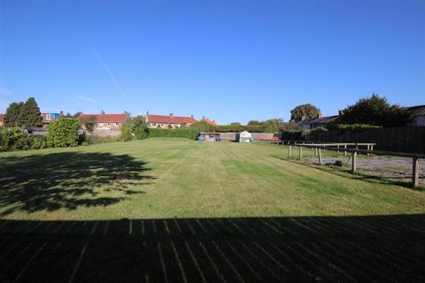 3 bedroom detached house for sale, Grovehill Road, Beverley