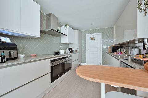 28 Richfield Road, Bushey, WD23 4LB