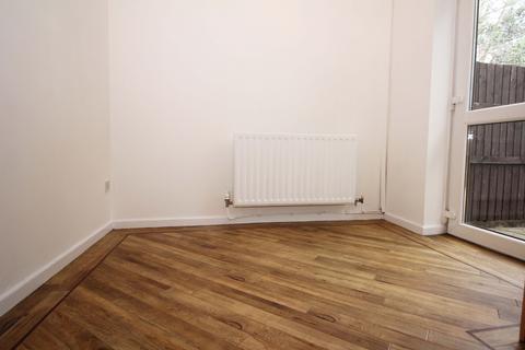 2 bedroom semi-detached house to rent, Silverton Drive, Pontyclun, CF72 8HF