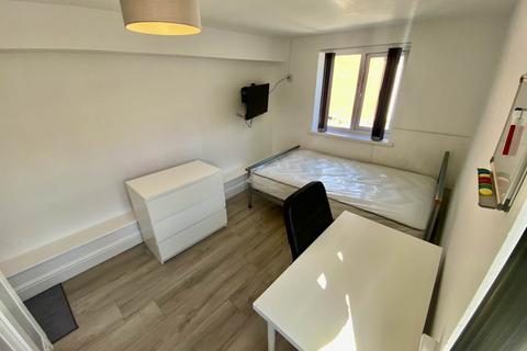 5 bedroom house to rent, William Street, Sandfields, City Centre, , Swansea