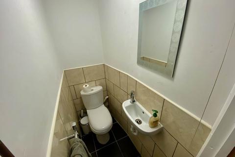 5 bedroom house to rent, William Street, Sandfields, City Centre, , Swansea