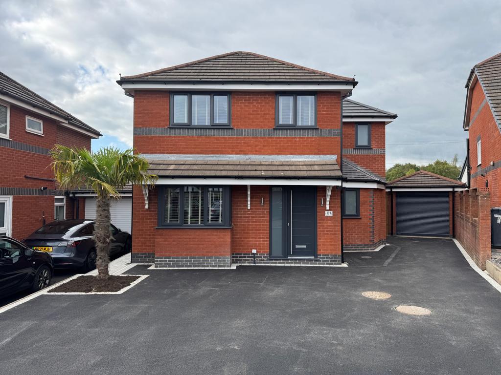 5 bed detached house for sale Spelding Drive, Sta