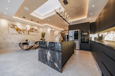 undefined, Cissbury Ring North, Woodside Park