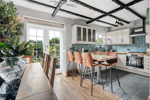 10 Kemble Close, Potters Bar, EN6 5EG