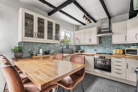 10 Kemble Close, Potters Bar, EN6 5EG