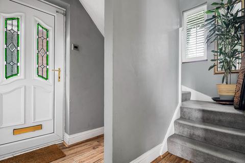 10 Kemble Close, Potters Bar, EN6 5EG