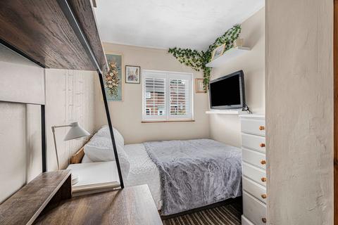 10 Kemble Close, Potters Bar, EN6 5EG