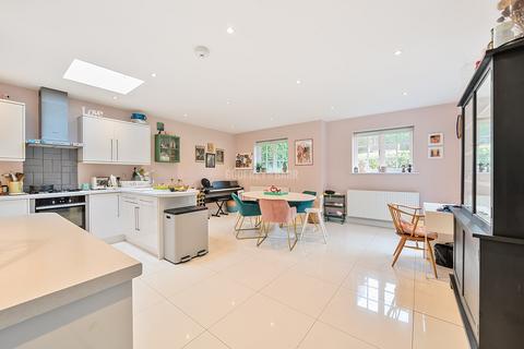 undefined, Hampstead Garden Suburb NW11