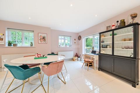 undefined, Hampstead Garden Suburb NW11