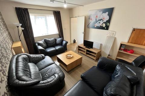 Walmsley Road, Hyde Park, Leeds, LS6 1NG