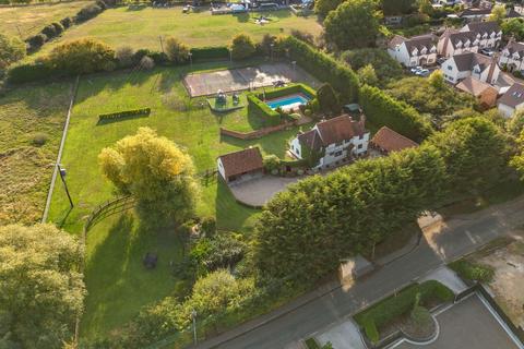 4 bedroom detached house for sale, Outings Lane, Brentwood CM15