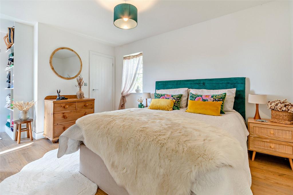 1808 Square Feet