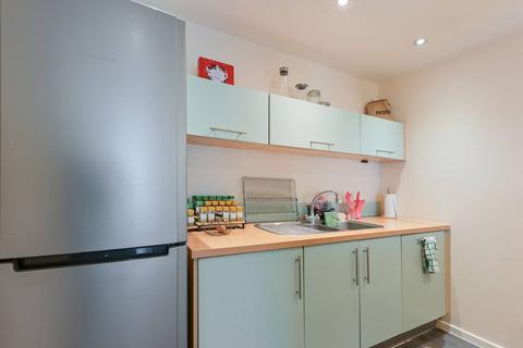 Cold Harbour, Canary Wharf, London, E14