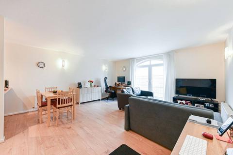 1 bedroom flat to rent, Cold Harbour, Canary Wharf, London, E14