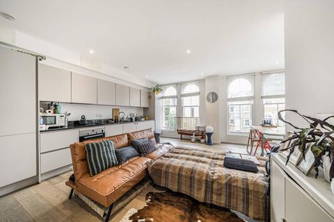 2 bedroom flat for sale, Canterbury House, Kilburn, London, NW6