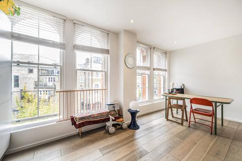 2 bedroom flat for sale, Canterbury House, Kilburn, London, NW6
