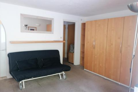 Studio to rent, Harp Island Close,  Neasden,  NW10