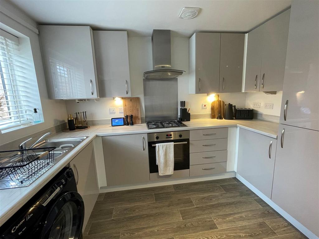 Kitchen 4.jpg