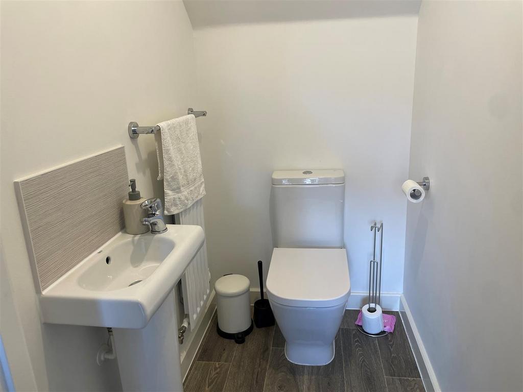Toilet.jpg