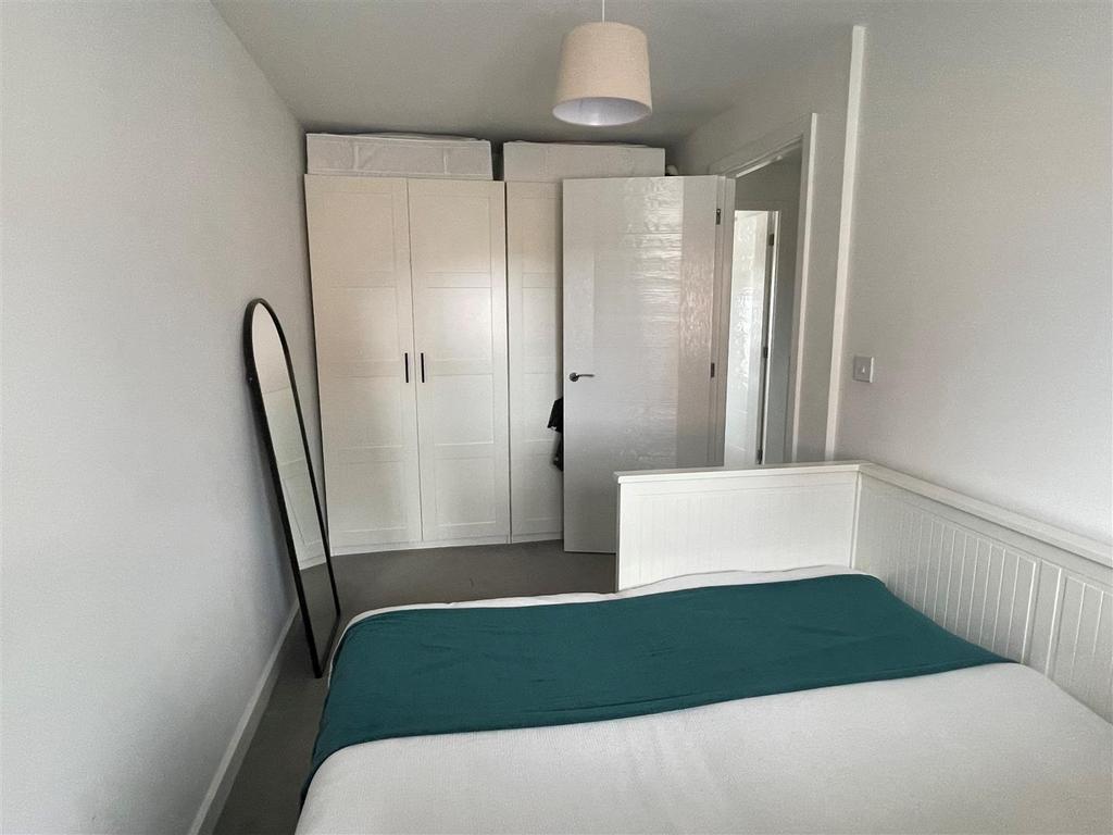 Bedroom 4.jpg