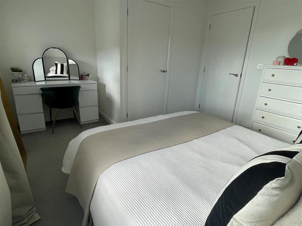 Bedroom 5.jpg