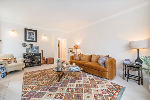 Flat 4, Pembroke Court South Edwardes Square, London, W8 6HN