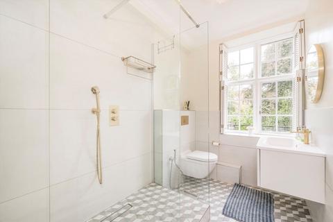 Flat 4, Pembroke Court South Edwardes Square, London, W8 6HN