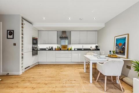 2 bedroom flat for sale, Spring Grove, London, W4