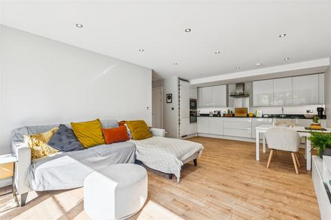 2 bedroom flat for sale, Spring Grove, London, W4